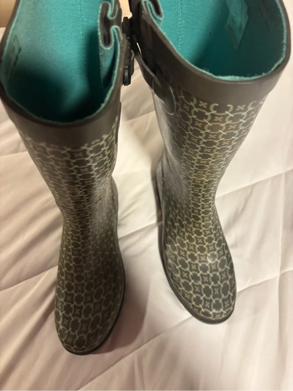 Capelli Women's Rain Boots Size 8 green and gray